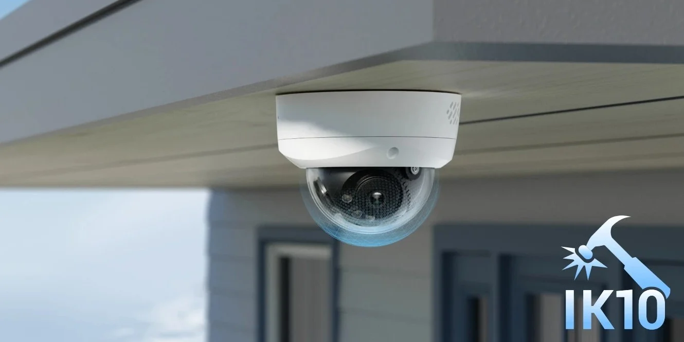 Installation einer Überwachungskamera am Haus